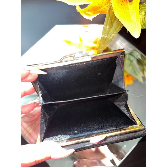🖤💛 Authentic Givenchy Wallet 🖤💛 - Picture 6 of 10